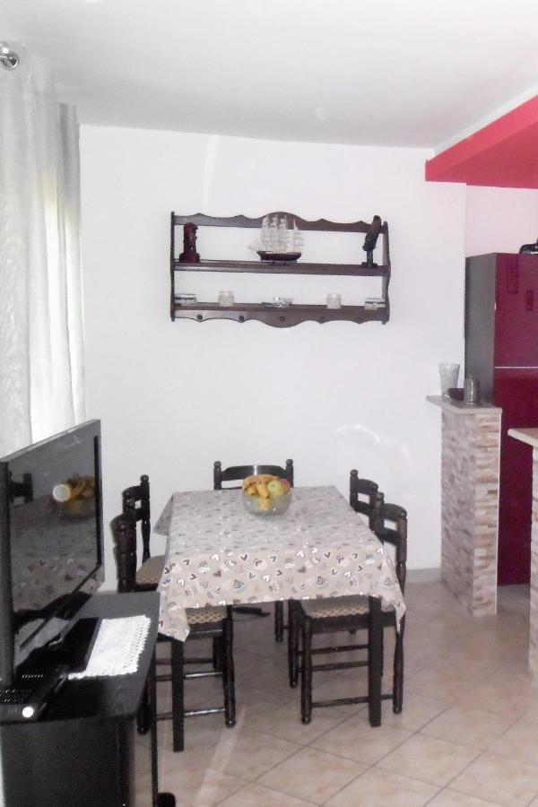 Apartments By The Sea Splitska, Brac - 2923 Postira Luaran gambar